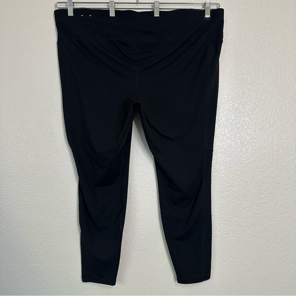 Lane Bryant Livi Black Control Tech Leggings, Size 26/28 - Picture 4 of 8